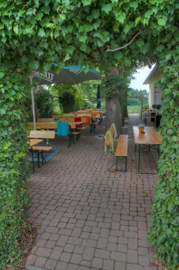 Restaurant Und Pension Zur Nassen Ecke 비텐베크 외부 사진
